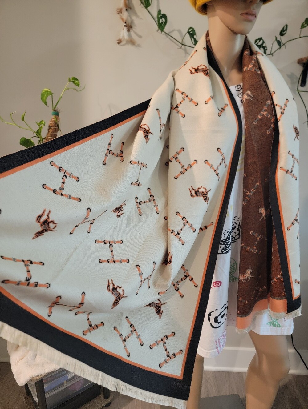 Elegant Equeatrian Patterned Shawl Wrap Scarf Open Poncho Cape